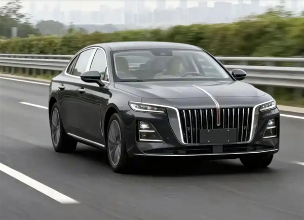 2026款红旗H5实车图流出：撞脸老款H9、内饰全面升级