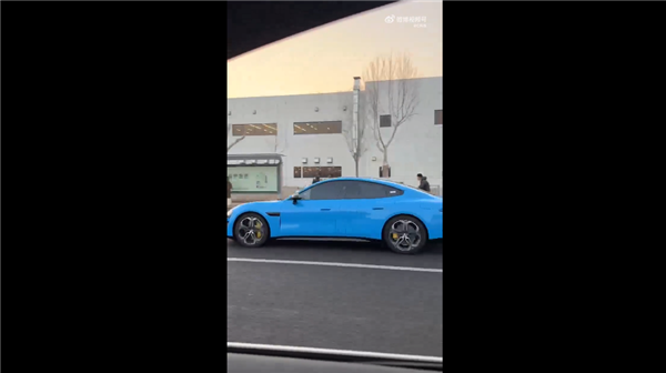 新一代SU7卡布里蓝实拍来了 颜值如何！雷军：新车已到最后阶段 将提前安排展车到店